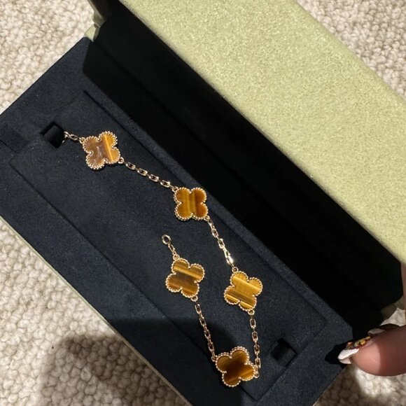 ✨✨Van Cleef & Arpels fashion bracelet✨✨ - Picture 4 of 6